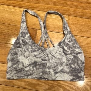 lululemon bra, size 6. WORN ONCE